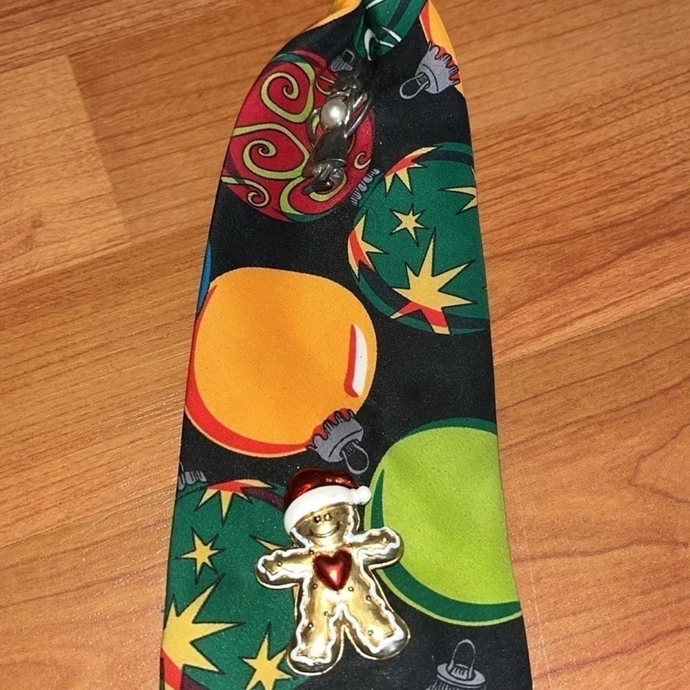 Handmade men’s holiday tie with pins